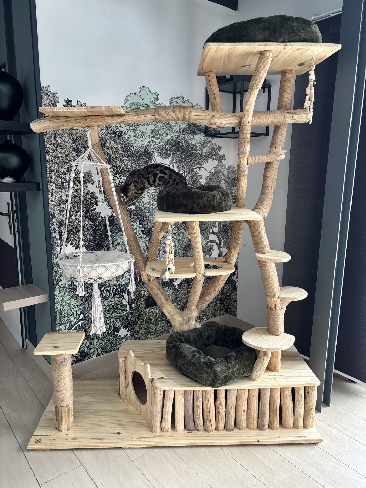 ARBRE A CHAT DESIGN EN BOIS CH'ADORE N°32 BENGAL artisanal durable et décoratif en tronc d'arbre 2 ARbre à chat Ch'ADORE en bois design durable lord stable décoratif luxe Lyon